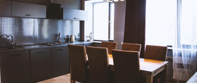 Essential Furniture Pieces for a Modern Kitchen Makeover